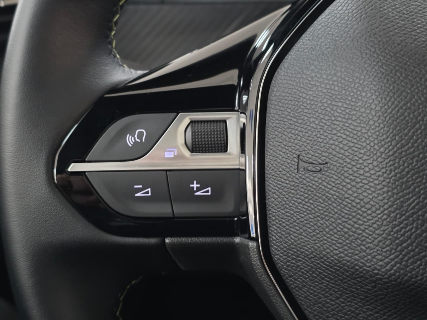 peugeot 208 gt hybrid t200 at 1.0 hibrido 4p automatico 202615