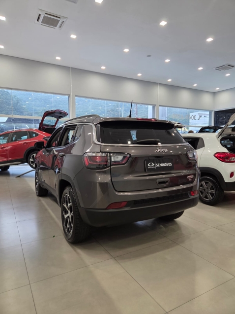 jeep compass 1.3 t270 turbo flex longitude at6 4p automatico 20262