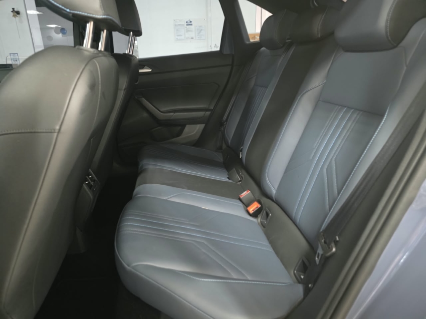 volkswagen nivus 1.0 200 tsi total flex highline automatico 4p 202512