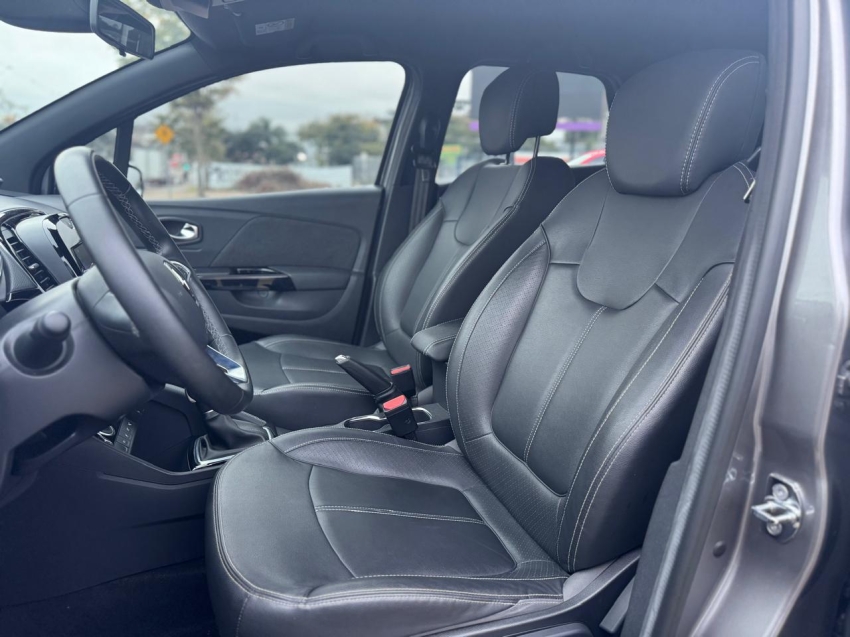 renault captur 1.3 tce flex intense x-tronic 4p automatico 2023