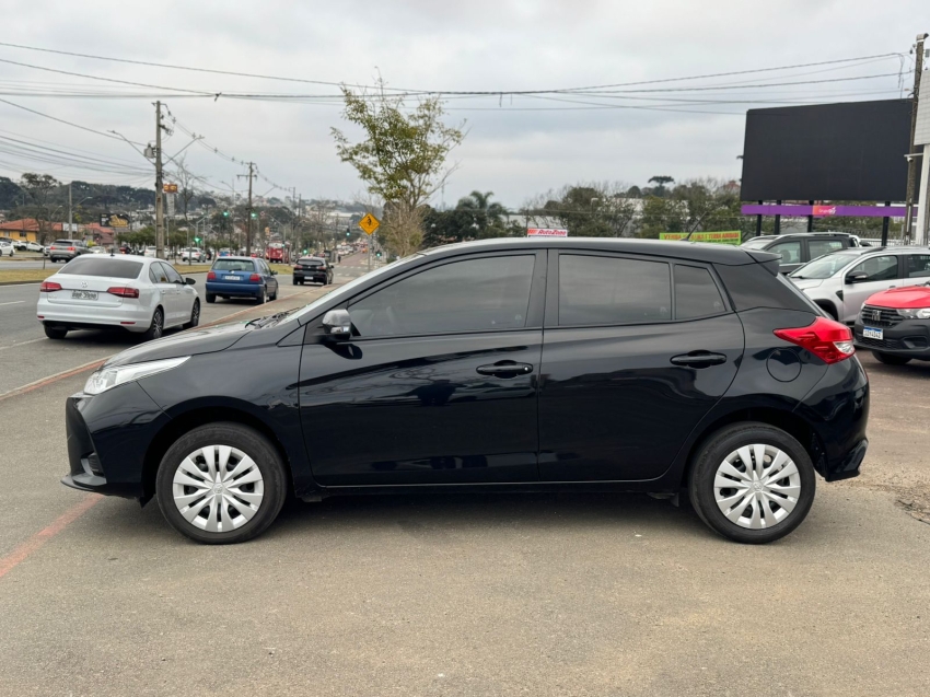 toyota yaris 1.5 16v flex xl multidrive 4p automatico 2025