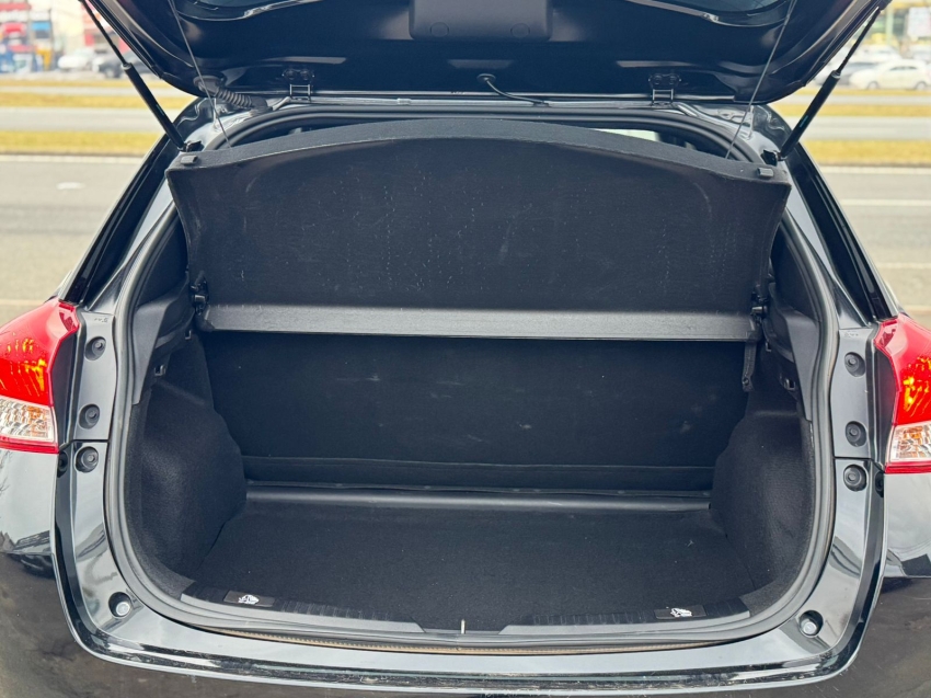 toyota yaris 1.5 16v flex xl multidrive 4p automatico 2025