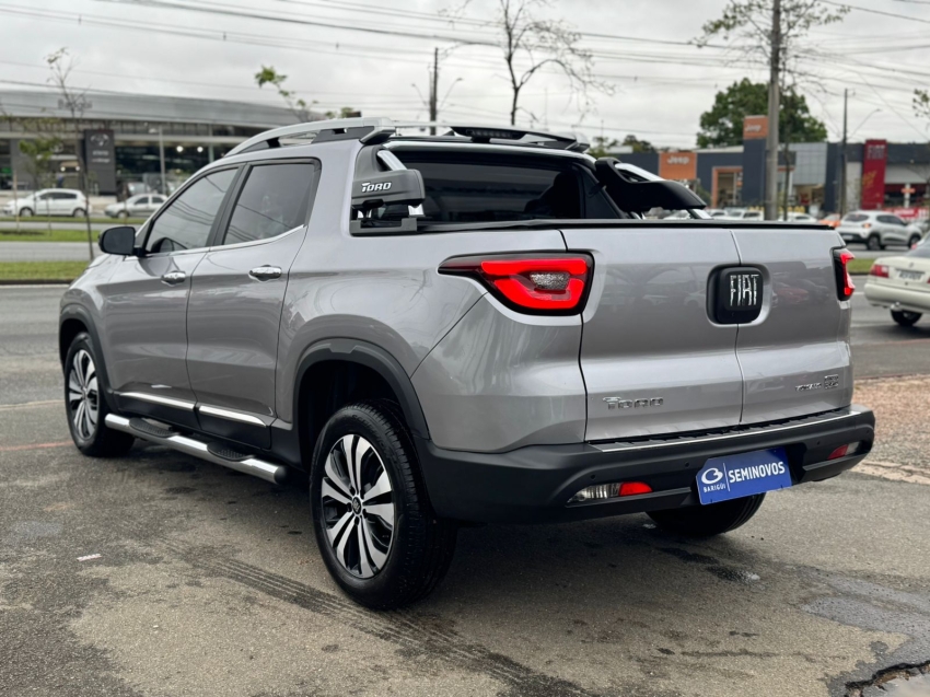 fiat toro 1.3 turbo 270 flex volcano at6 4p automatico 2025