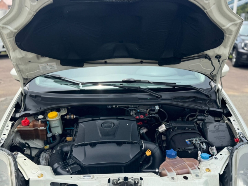 fiat punto 1.6 essence 16v flex 4p manual 2016