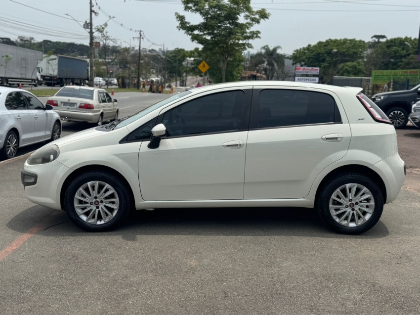 fiat punto 1.6 essence 16v flex 4p manual 2016
