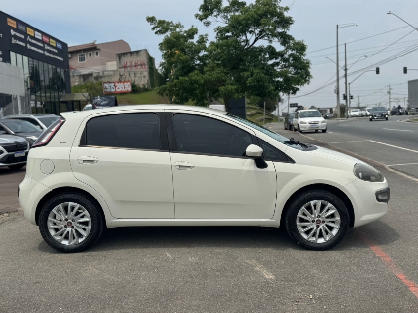 fiat punto 1.6 essence 16v flex 4p manual 2016