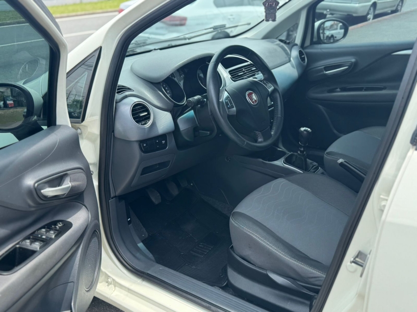 fiat punto 1.6 essence 16v flex 4p manual 2016