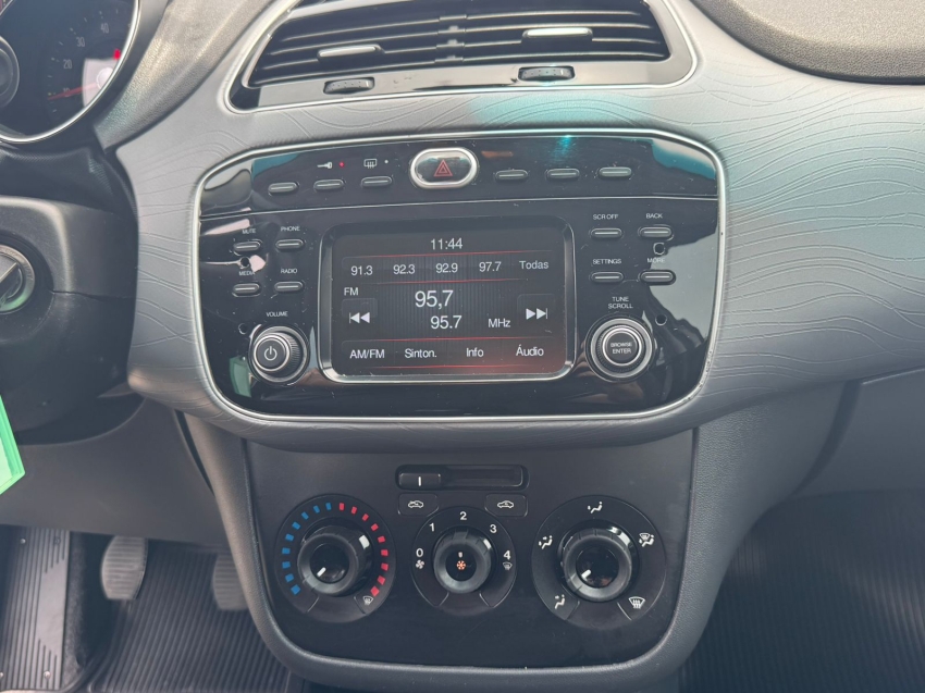 fiat punto 1.6 essence 16v flex 4p manual 2016