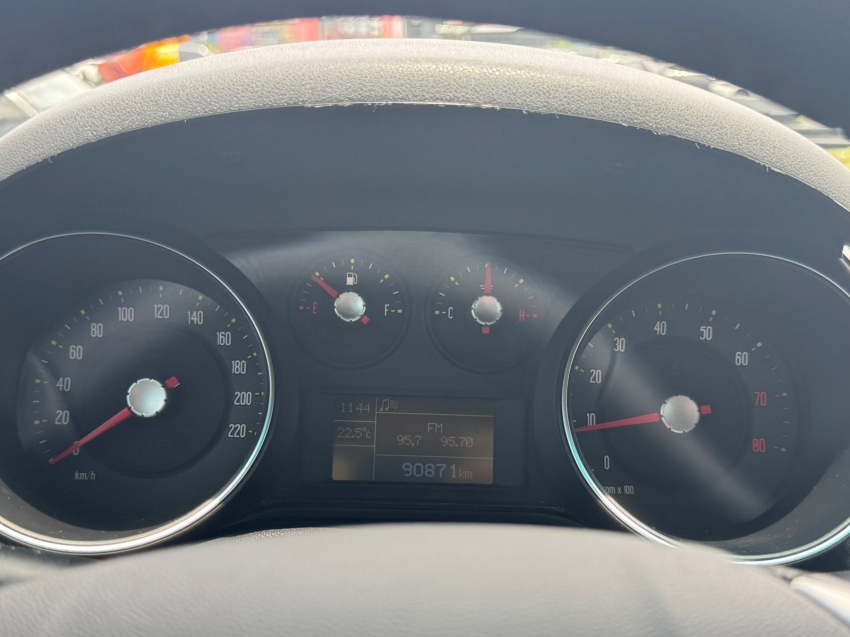 fiat punto 1.6 essence 16v flex 4p manual 2016