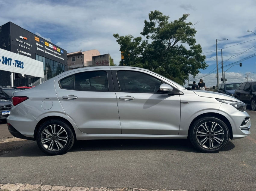 fiat cronos 1.8 e.torq flex precision manual 4p 20197