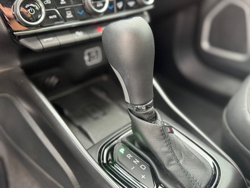 fiat toro 1.3 turbo 270 flex volcano at6 4p automatico 202513