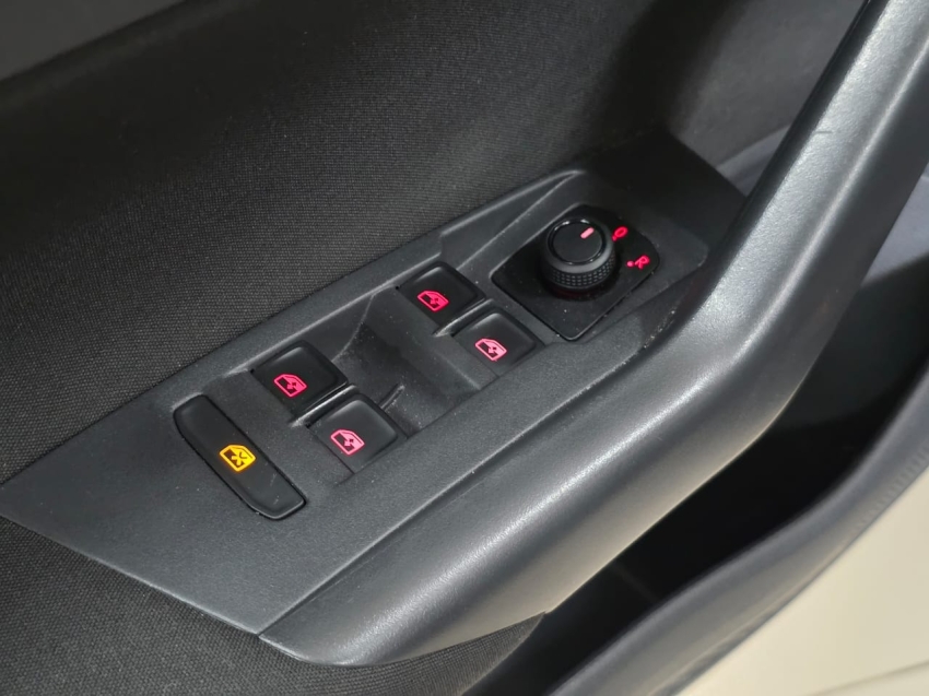 volkswagen nivus 1.0 200 tsi total flex comfortline automatico 4p 202416