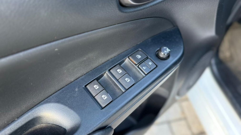 toyota yaris 1.5 16v flex xs multidrive 4p automatico 202414