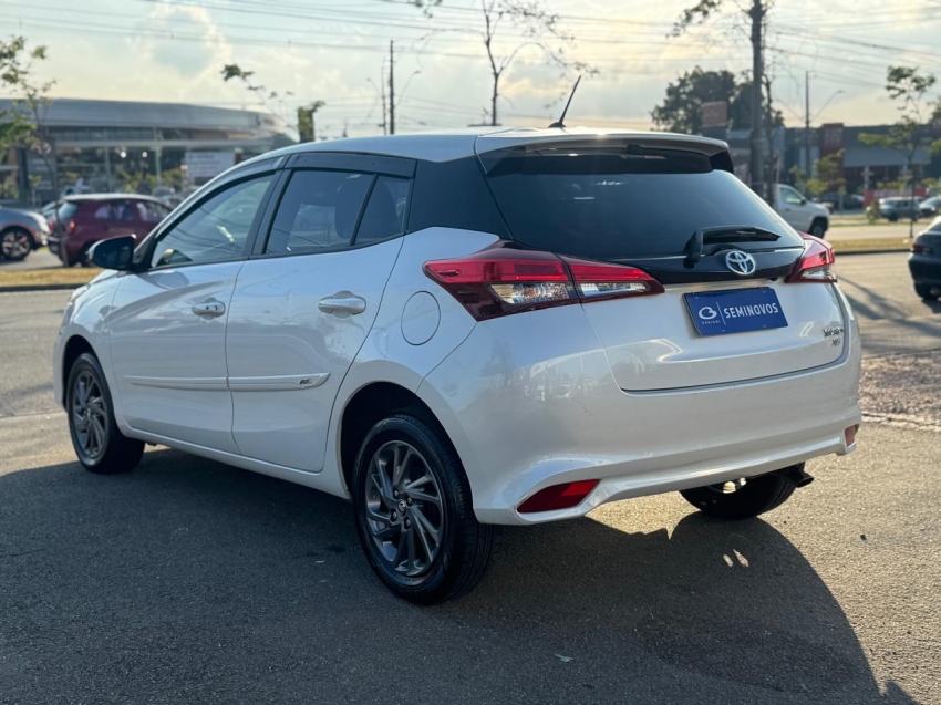 toyota yaris 1.5 16v flex xs multidrive 4p automatico 20244