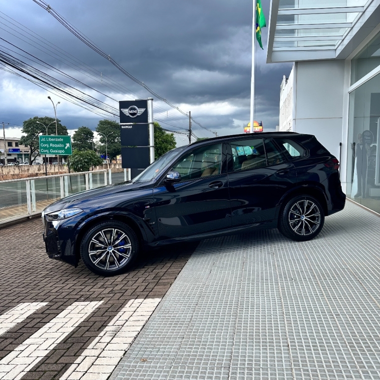 bmw x5 3.0 i6 turbo hibrido xdrive50e m sport automatico 1.8 gasolina 5p 2025