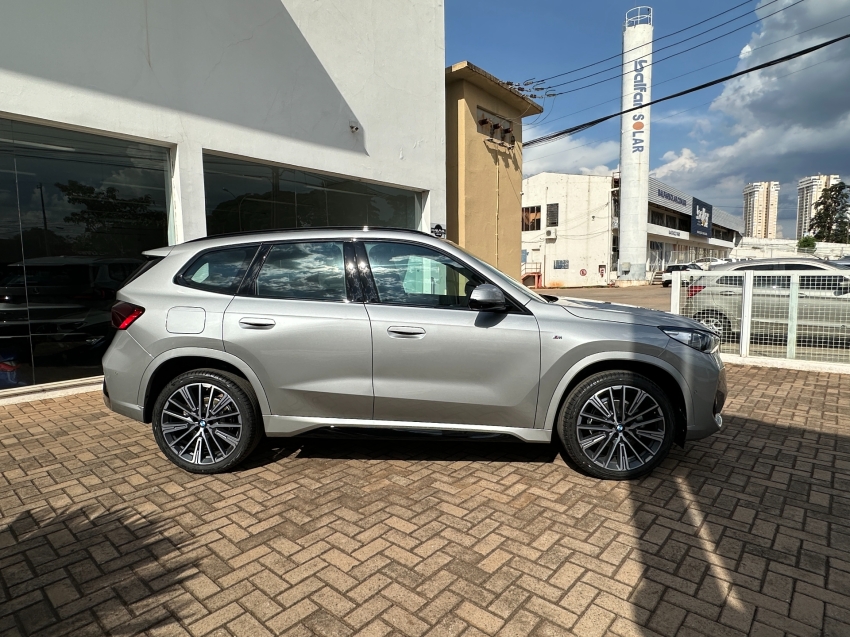 bmw x1 2.0 16v turbo gasolina sdrive20i m sport steptronic 5p automatico 2025