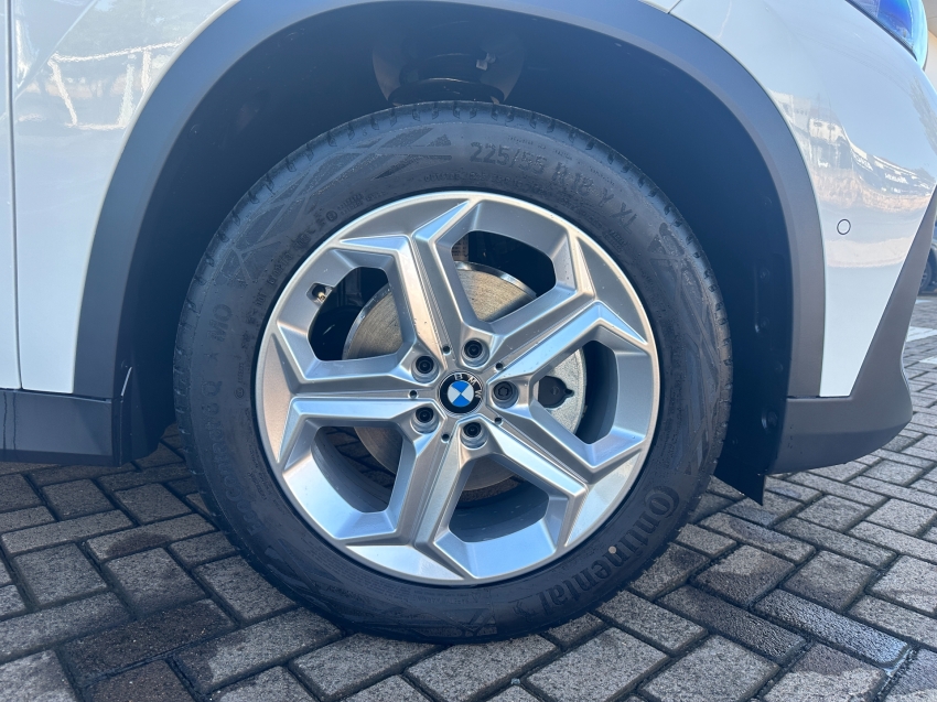 bmw x1 1.5 12v turbo gasolina sdrive18i gp steptronic 5p automatico 2025