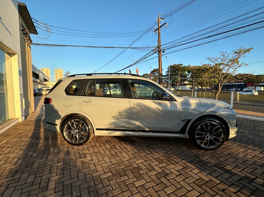 bmw x7 4.4 v8 gasolina m60i steptronic 4p automatico 2024