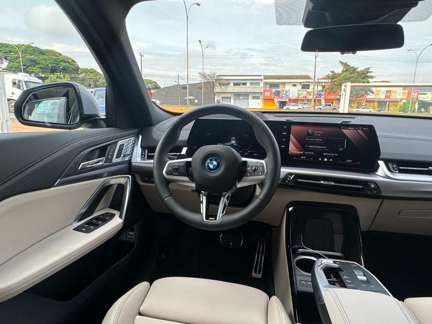 bmw ix2 64,8 kw eletrico xdrive30 m sport 2.0 4p automatico 2025