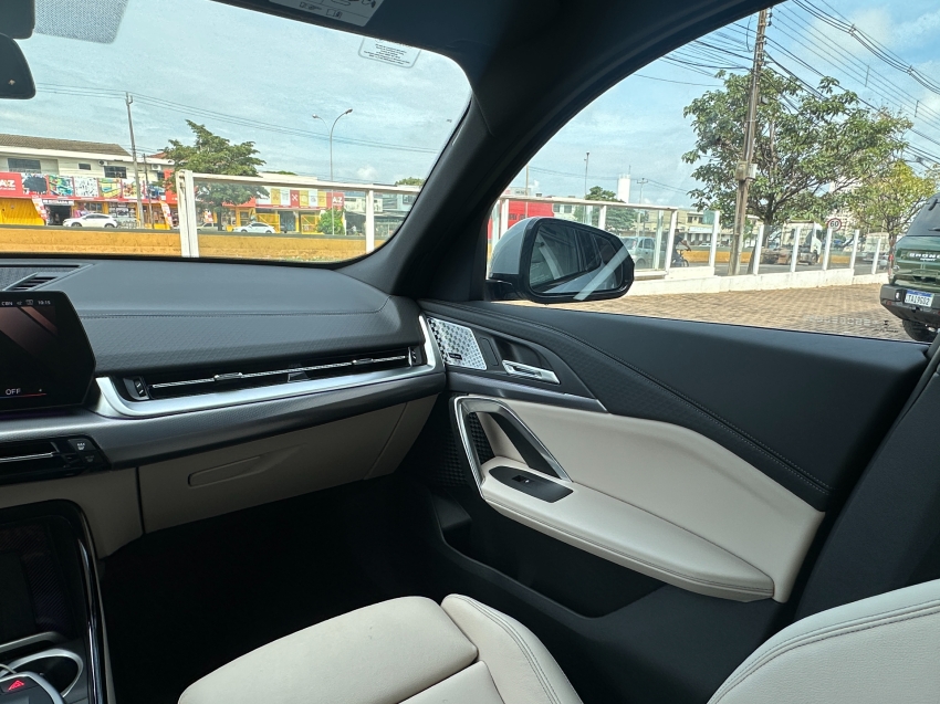 bmw ix2 64,8 kw eletrico xdrive30 m sport 2.0 4p automatico 2025