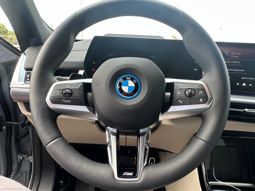 bmw ix2 64,8 kw eletrico xdrive30 m sport 2.0 4p automatico 2025