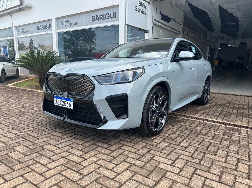 bmw ix2 64,8 kw eletrico xdrive30 m sport 2.0 4p automatico 2025