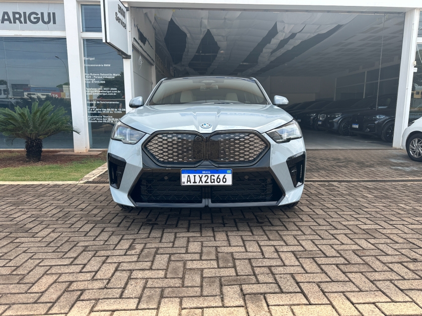 bmw ix2 64,8 kw eletrico xdrive30 m sport 2.0 4p automatico 2025