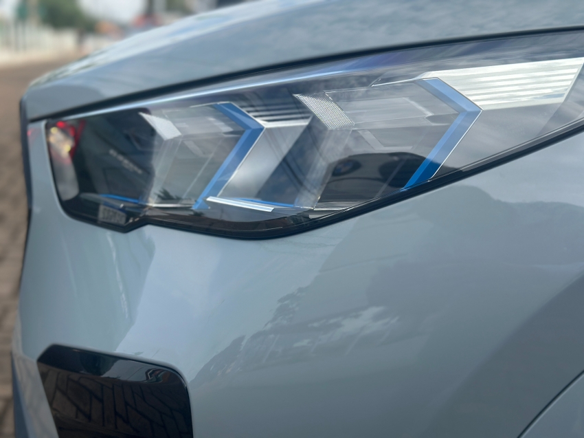 bmw ix2 64,8 kw eletrico xdrive30 m sport 2.0 4p automatico 2025