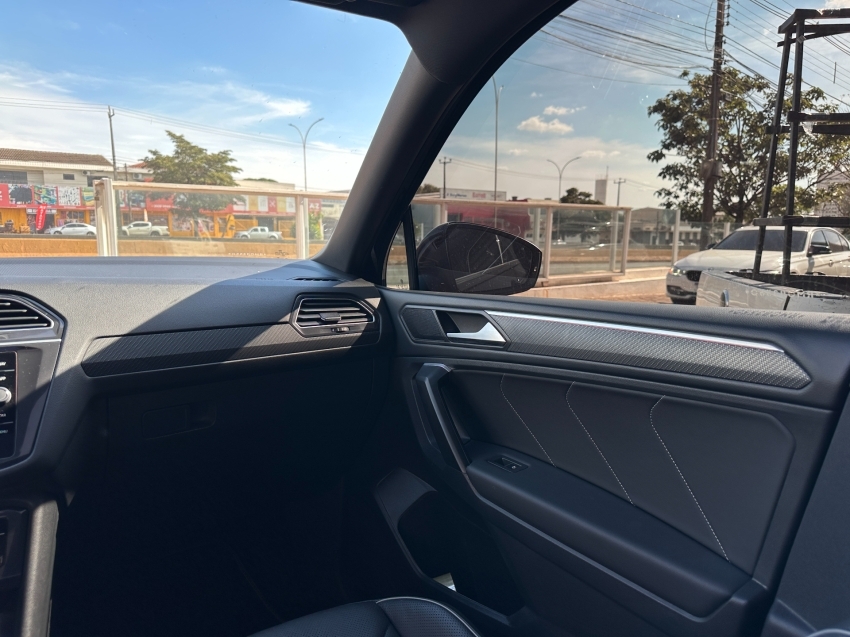 volkswagen tiguan 2.0 300 tsi gasolina allspace r-line automatico 2024