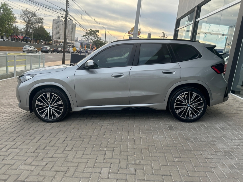 bmw x1 2.0 16v turbo gasolina sdrive20i m sport steptronic 4p automatico 2023
