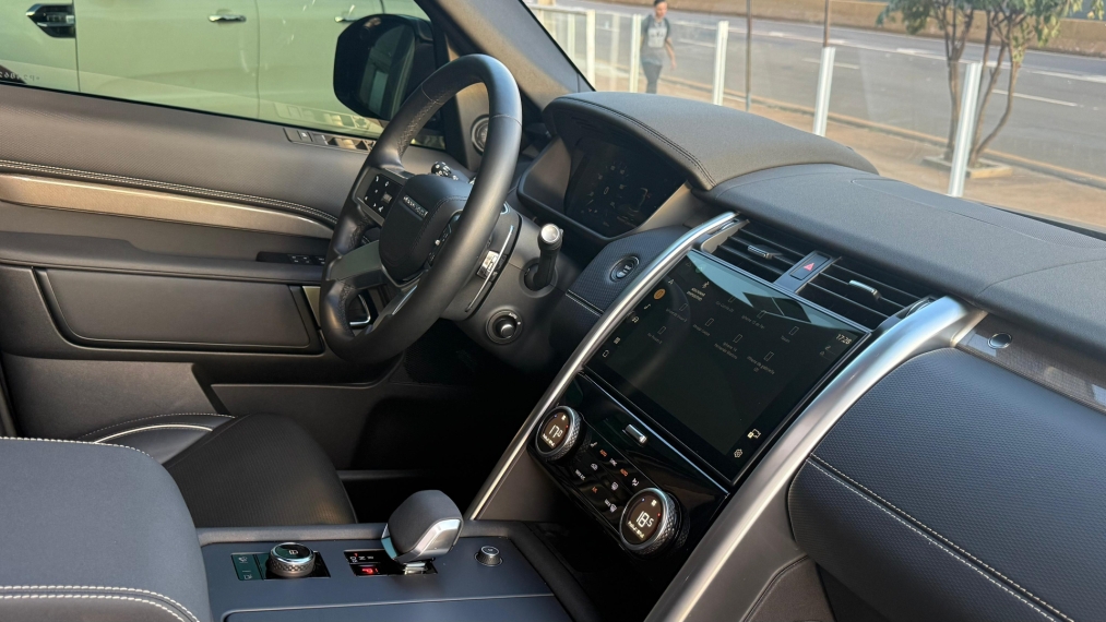 land rover discovery 3.0 d300 turbo diesel mhev metropolitan edition automatico hibrido 4p 2023