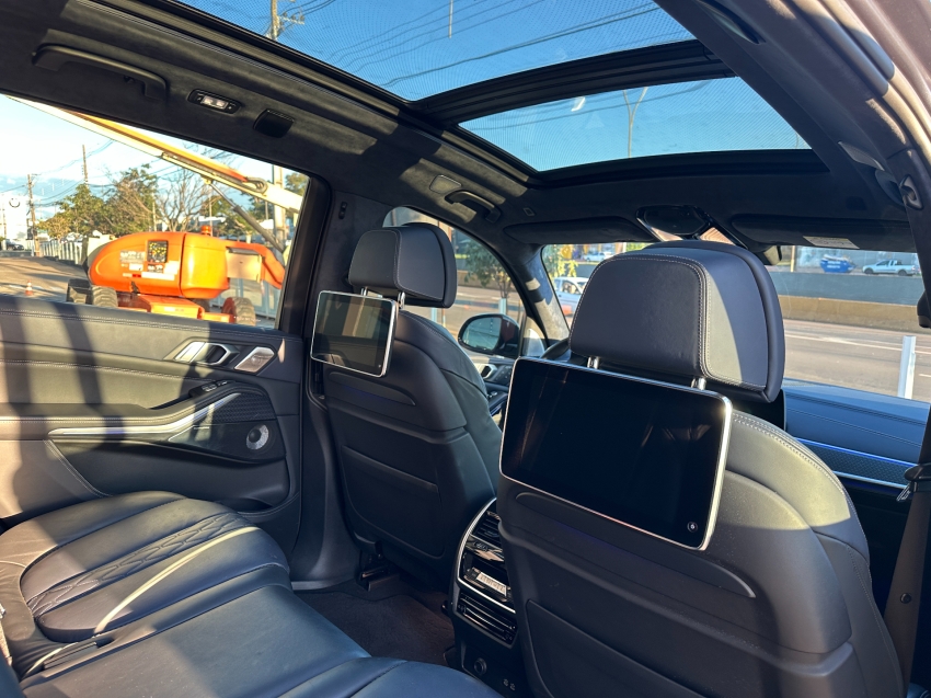 bmw x7 4.4 v8 gasolina m50i dark shadow edition steptronic 3.0 4p automatico 2021