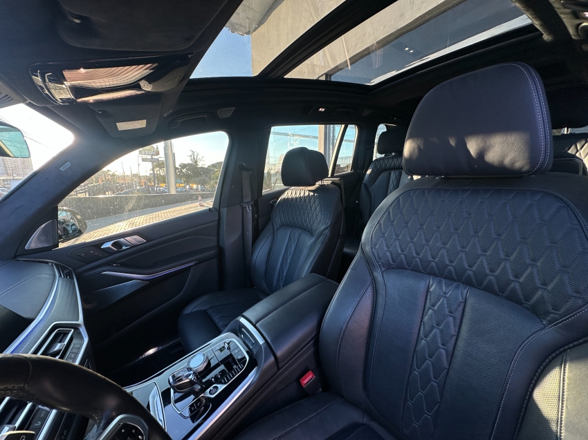 bmw x7 4.4 v8 gasolina m50i dark shadow edition steptronic 3.0 4p automatico 2021