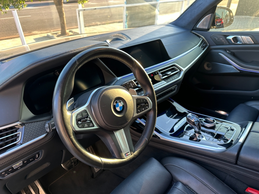 bmw x7 4.4 v8 gasolina m50i dark shadow edition steptronic 3.0 4p automatico 2021