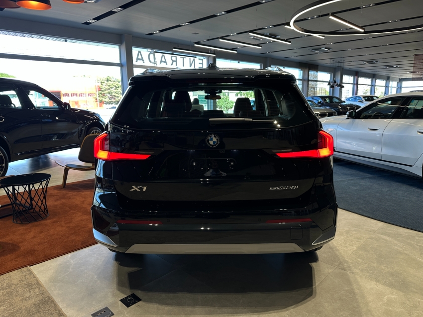 bmw x1 2.0 16v turbo gasolina sdrive20i x-line steptronic 4p automatico 2025