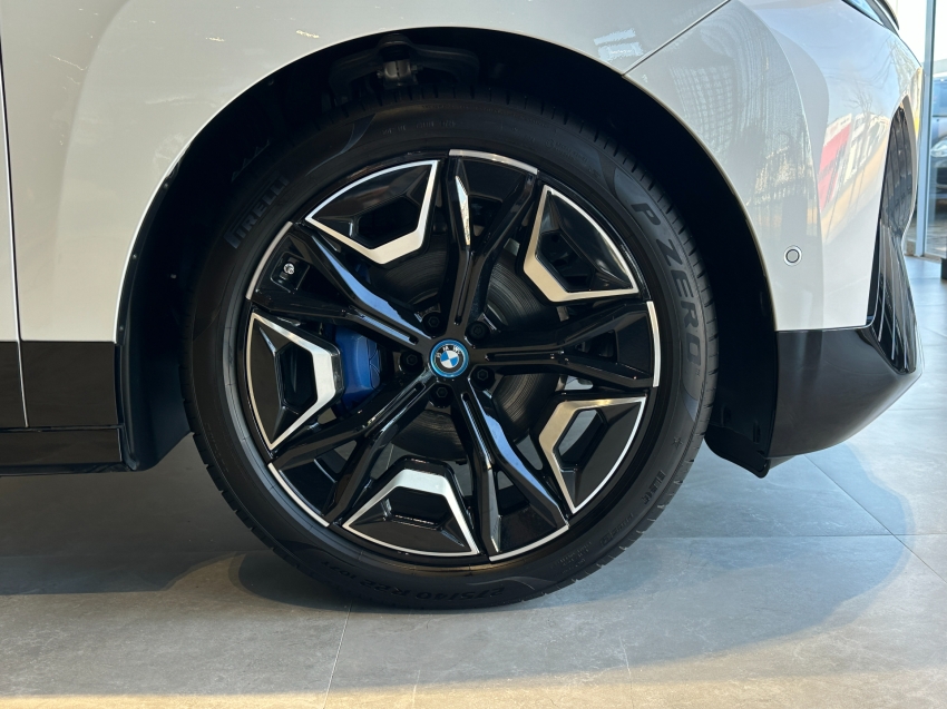 bmw ix eletrico xdrive50 sport 3.0 4p automatico 2025