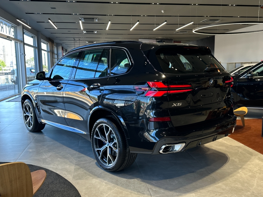 bmw x5 3.0 i6 turbo hibrido xdrive50e m sport automatico 4p 2025