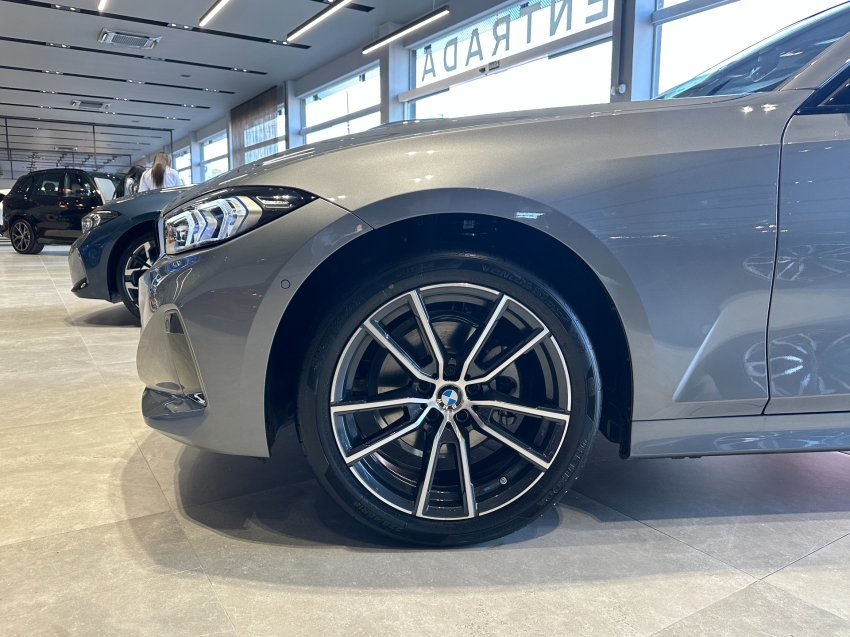 bmw 320i 2.0 16v turbo flex sport gp automatico 4p 2025