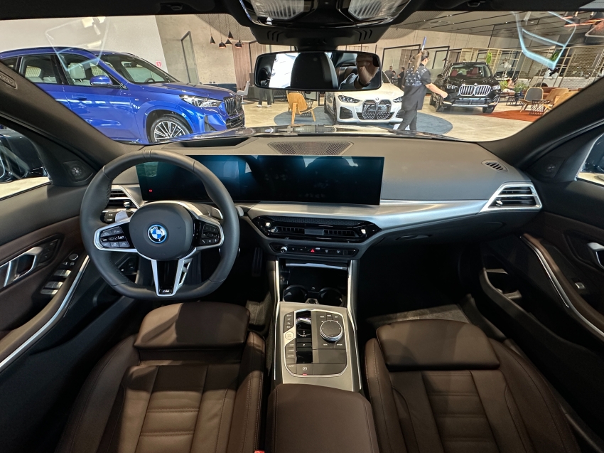 bmw 330e 2.0 16v turbo hibrido m sport automatico 4p 2025