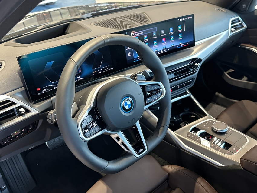 bmw 330e 2.0 16v turbo hibrido m sport automatico 4p 2025