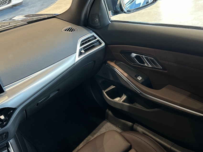 bmw 330e 2.0 16v turbo hibrido m sport automatico 4p 2025