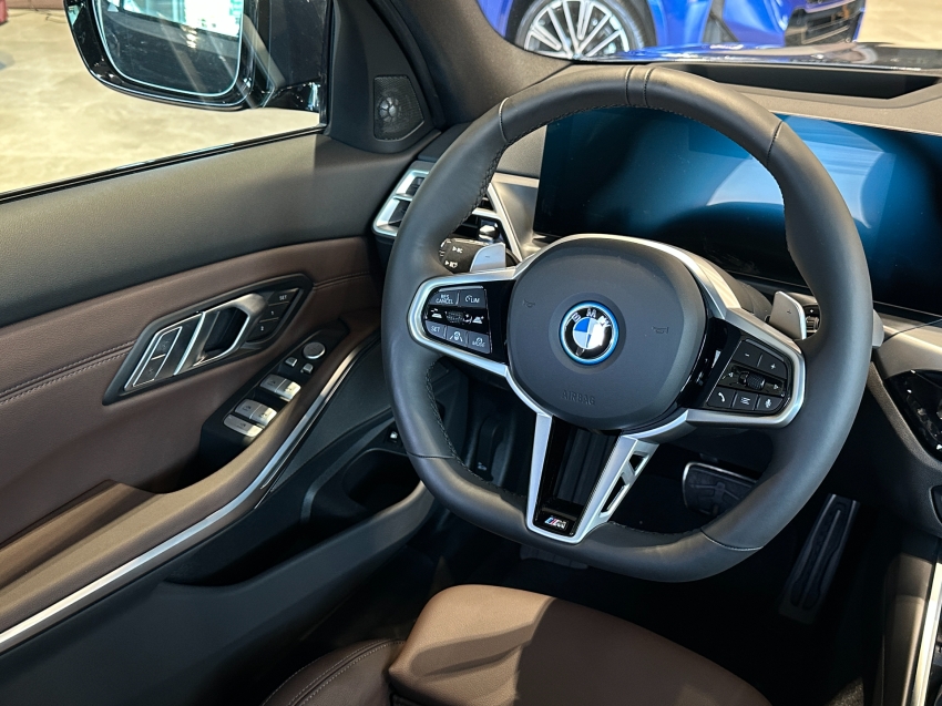 bmw 330e 2.0 16v turbo hibrido m sport automatico 4p 2025