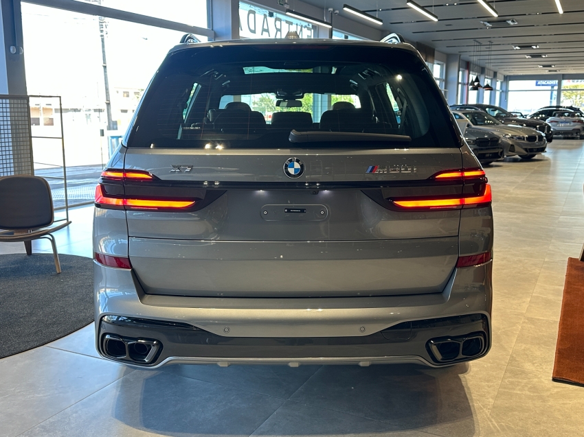 bmw x7 4.4 v8 gasolina m60i steptronic 4p automatico 2025