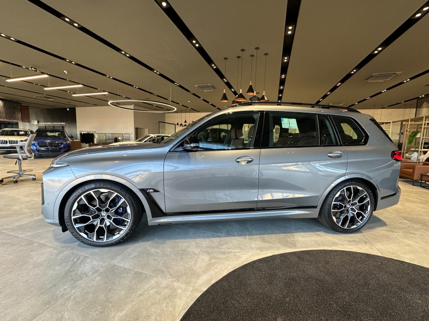bmw x7 4.4 v8 gasolina m60i steptronic 4p automatico 2025