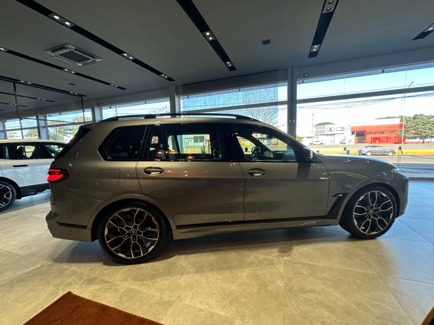 bmw x7 4.4 v8 gasolina m60i steptronic 4p automatico 2025