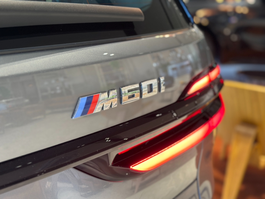 bmw x7 4.4 v8 gasolina m60i steptronic 4p automatico 2025