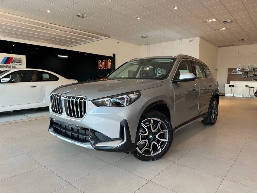 bmw x1 2.0 16v turbo gasolina sdrive20i x-line steptronic 4p automatico 2025