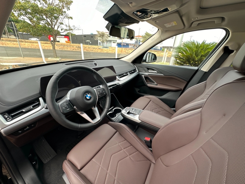 bmw x1 2.0 16v turbo gasolina sdrive20i x-line steptronic 4p automatico 2025