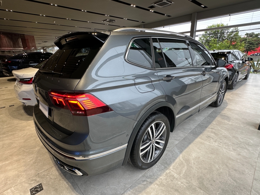 volkswagen tiguan 2.0 300 tsi gasolina allspace r-line automatico 4p 2024