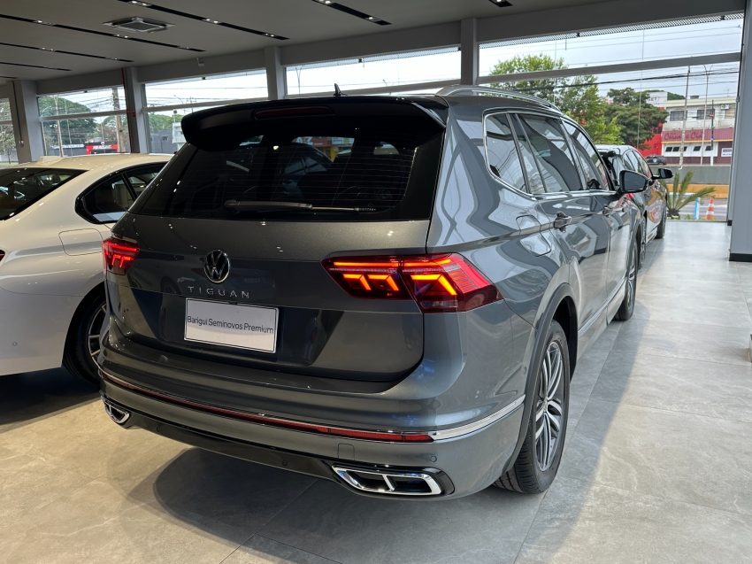 volkswagen tiguan 2.0 300 tsi gasolina allspace r-line automatico 4p 2024